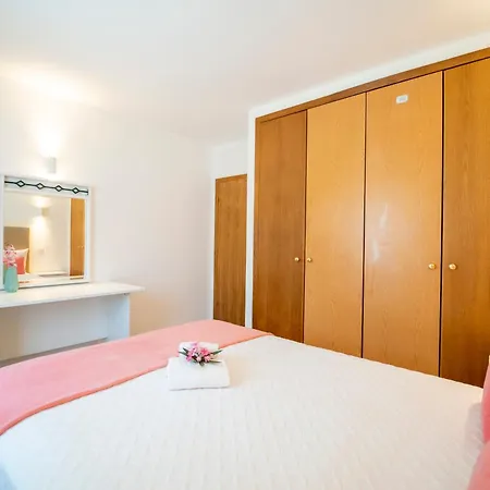 Monte Dos Avos, Apartment